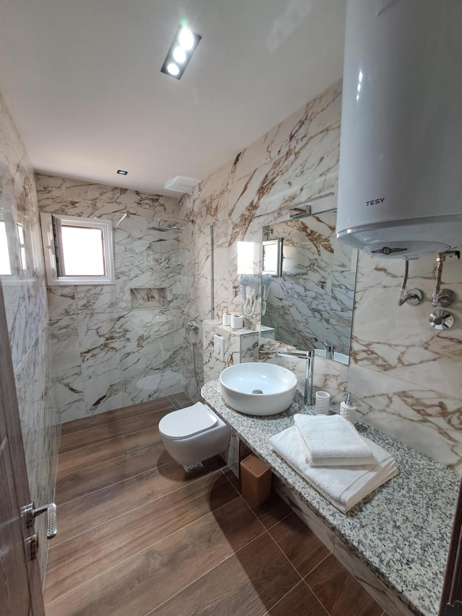Apartments Miles يوتجيها المظهر الخارجي الصورة