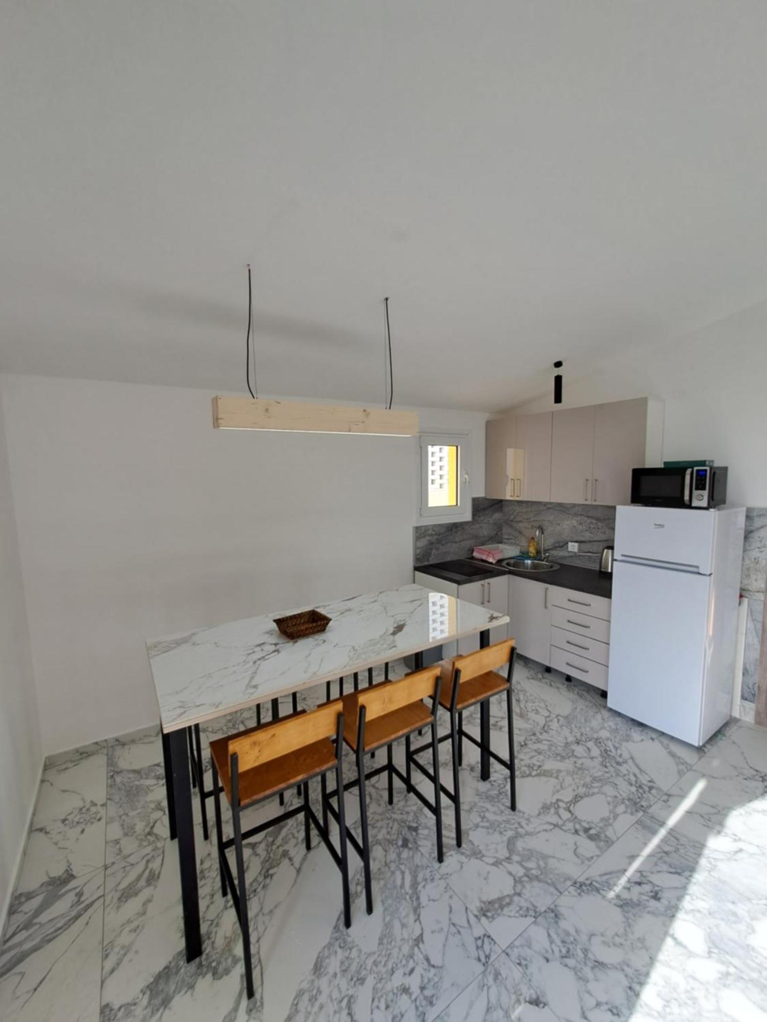 Apartments Miles يوتجيها المظهر الخارجي الصورة