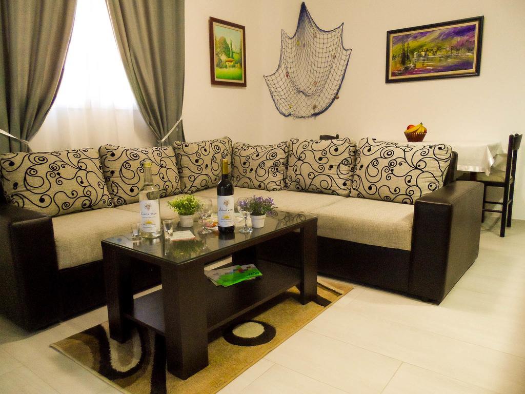 Apartments Miles يوتجيها المظهر الخارجي الصورة